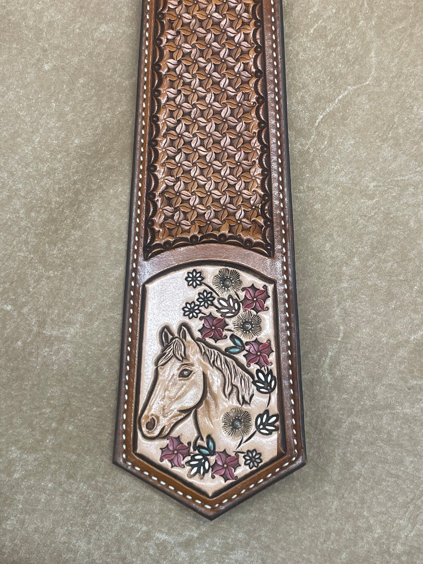 Horse head tie